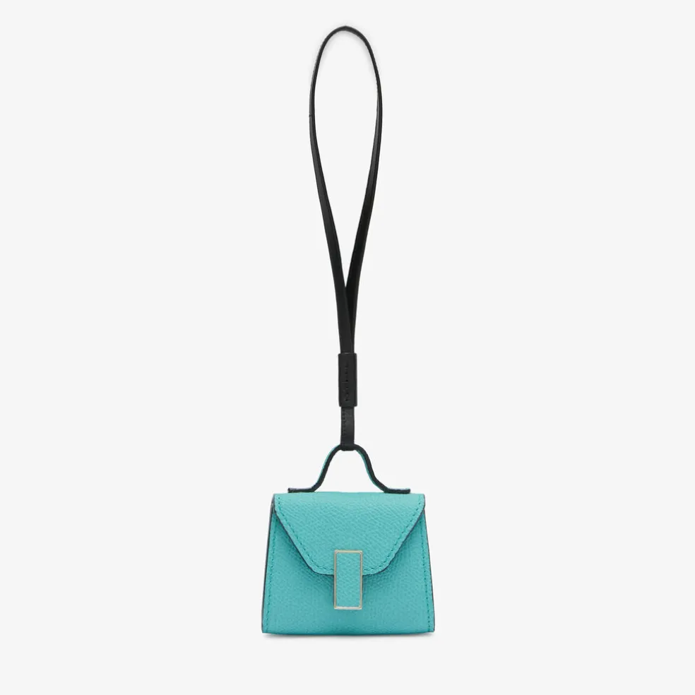 Iside Charm