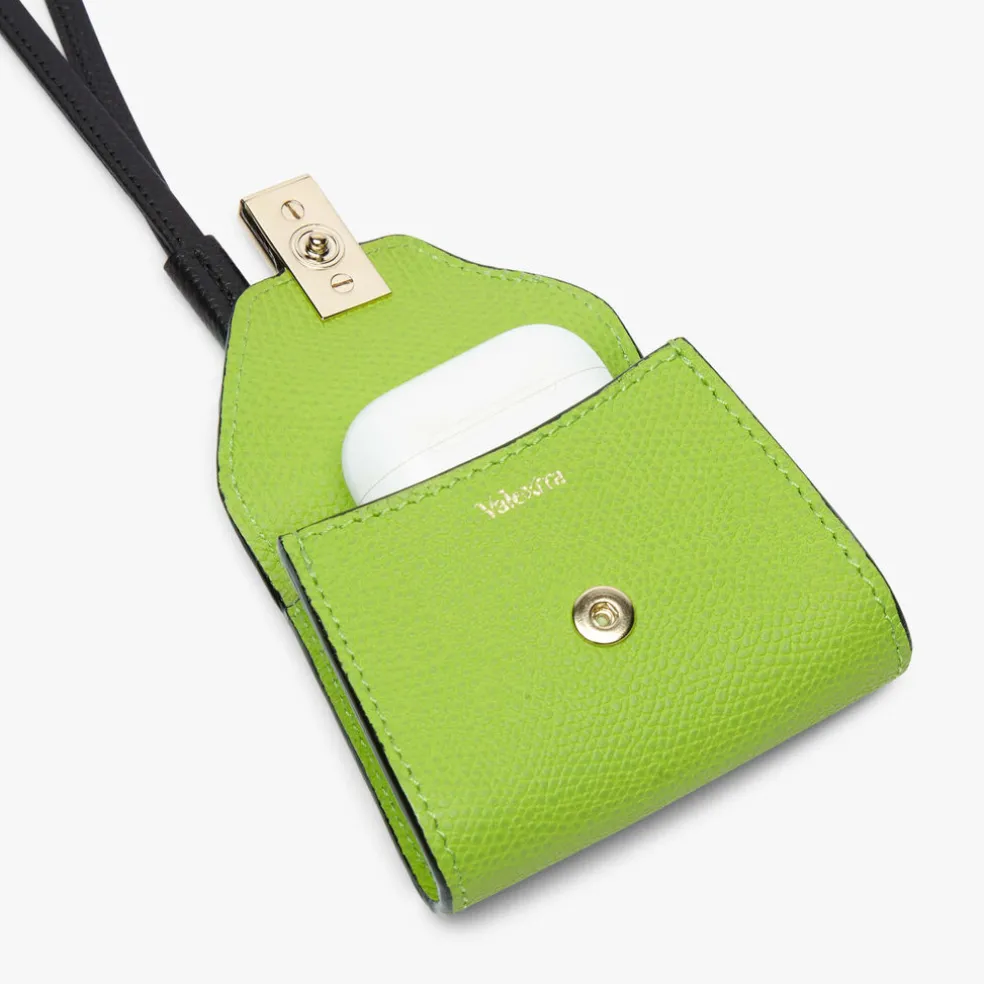 Iside Charm