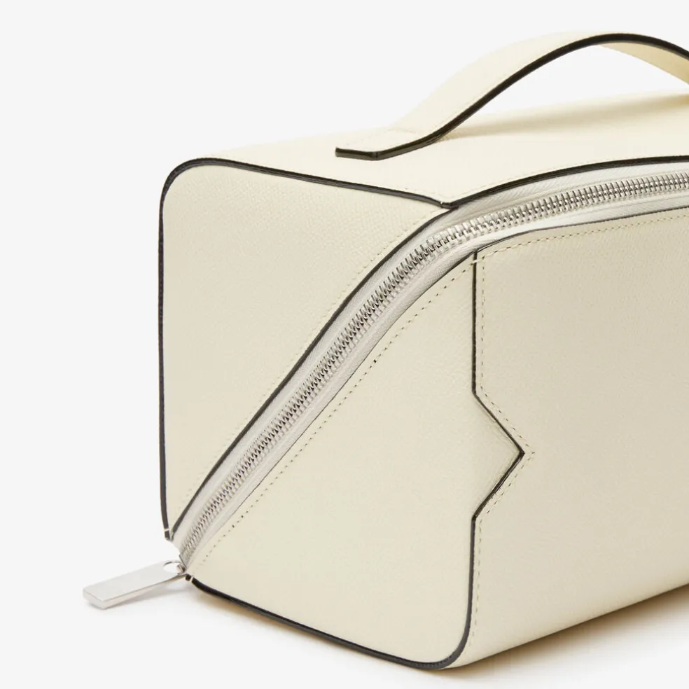 V-line Wash Bag